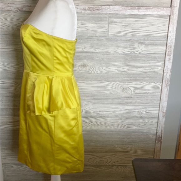 Trina Turk 100% silk peplum dress size 4 yellow - Picture 4 of 11